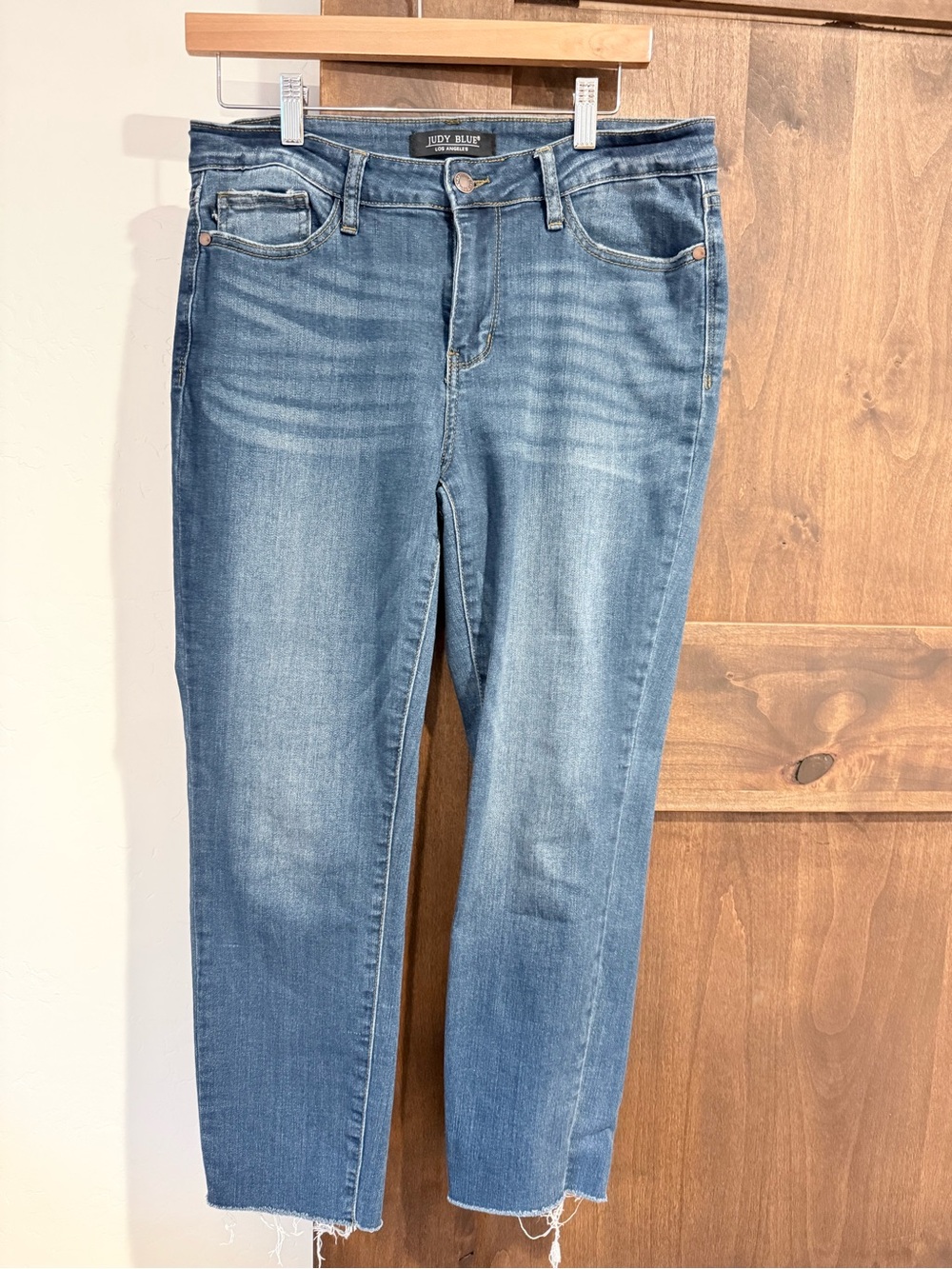 Judy Blue Women’s Mid-Rise Straight Crop Jeans in Light Wash ~ Size 30